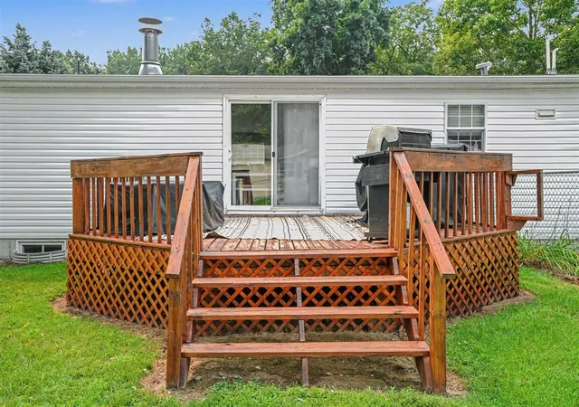 Photo 4 of Sale Pending at 427 E Division St, Dowagiac, MI 49047 | MLS# 70551994 | Listing updated on 2026-09-09