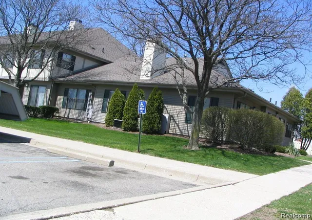 Photo 3 of Condo for sale at 24932 Ne Auburn Ln #9, Southfield, MI 48033 | MLS# 61027250 | Listing updated on 2026-09-05