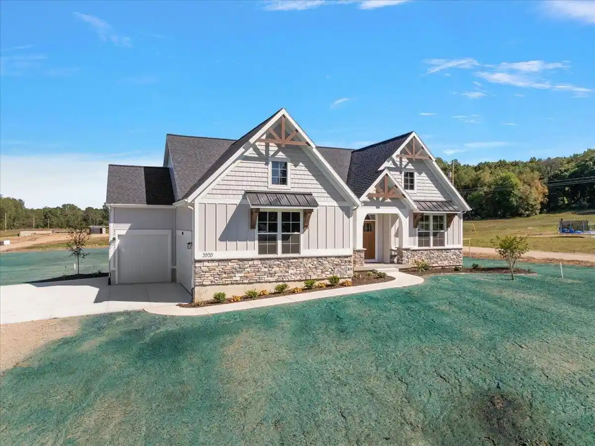 Photo 2 of Single family home for sale at 2020 Fallasburg Park Dr, Lowell, MI 49331 | MLS# 70477657 | Listing updated on 2026-10-28