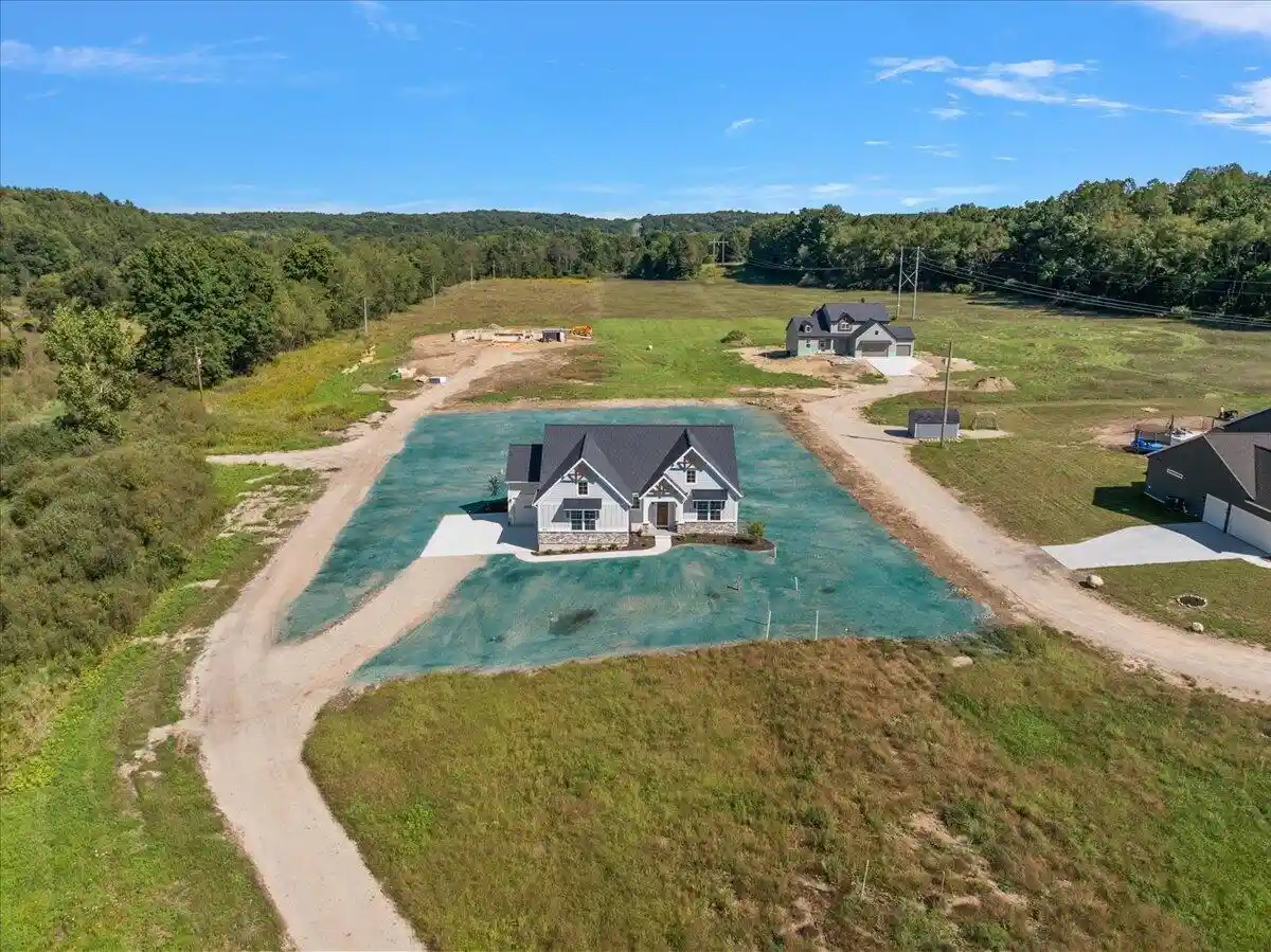Photo 4 of Single family home for sale at 2020 Fallasburg Park Dr, Lowell, MI 49331 | MLS# 70477657 | Listing updated on 2026-10-28