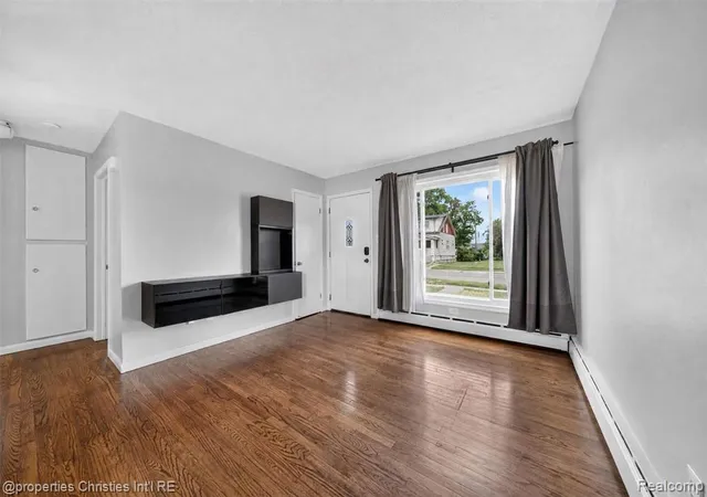 Photo 3 of Single family home for sale at 880 Jewell St, Ferndale, MI 48220 | MLS# 61035983 | Listing updated on 2026-10-06