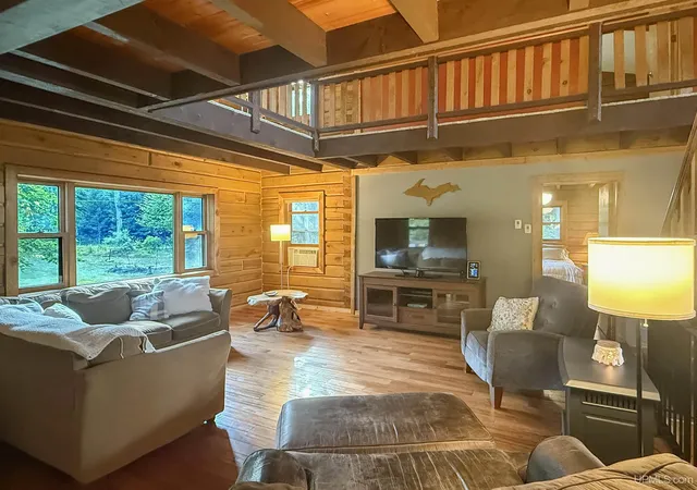 Photo 4 of Single family home for sale at 441 Idlewild Rd, Crystal Falls, MI 49920 | MLS# 50220255 | Listing updated on 2026-09-28
