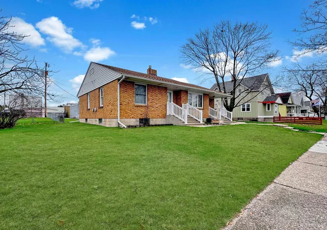 Photo 1 of Sale Pending at 1516 N 16th Street, Escanaba, MI 49829 | MLS# 50221224 | Listing updated on 2026-10-27