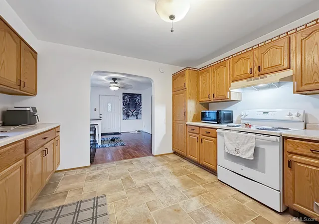 Photo 4 of Sale Pending at 1516 N 16th Street, Escanaba, MI 49829 | MLS# 50221224 | Listing updated on 2026-10-27