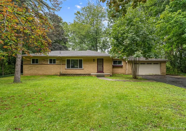 Photo 1 of Single family home for sale at 1175 South Blvd, Troy, MI 48098 | MLS# 61028798 | Listing updated on 2026-09-10