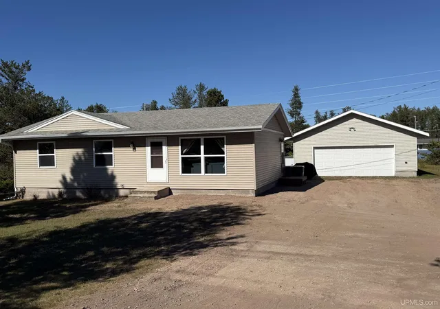Photo 2 of Single family home for sale at 1487 E M28 Hwy, Marquette, MI 49855 | MLS# 50222528 | Listing updated on 2026-10-09