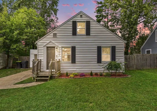 Photo 1 of Single family home for sale at 2209 Carolina St, Midland, MI 48642 | MLS# 50224739 | Listing updated on 2026-10-24