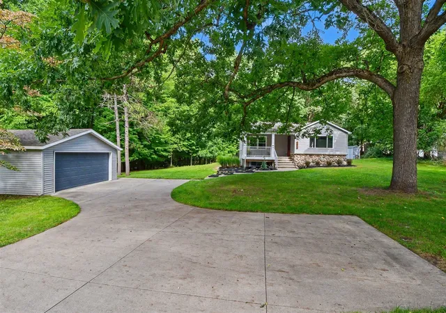 Photo 3 of Single family home for sale at 7911 68th Street, Alto, MI 49302 | MLS# 70555385 | Listing updated on 2026-09-16