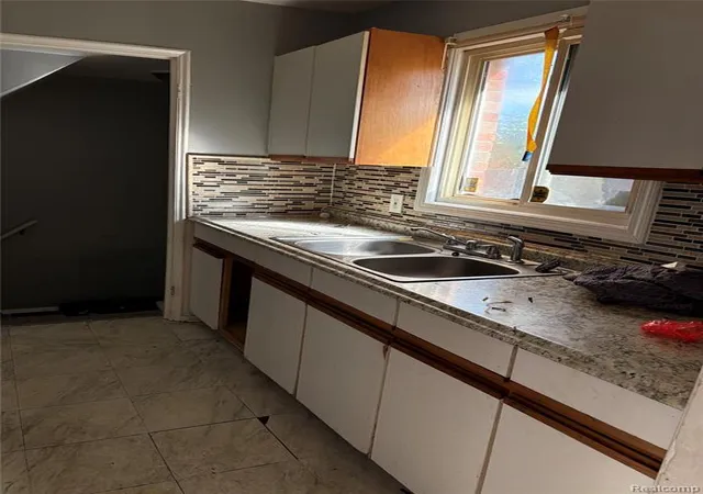 Photo 3 of Single family home for sale at 18090 Washburn St, Detroit, MI 48221 2443 | MLS# 60401076 | Listing updated on 2026-09-17