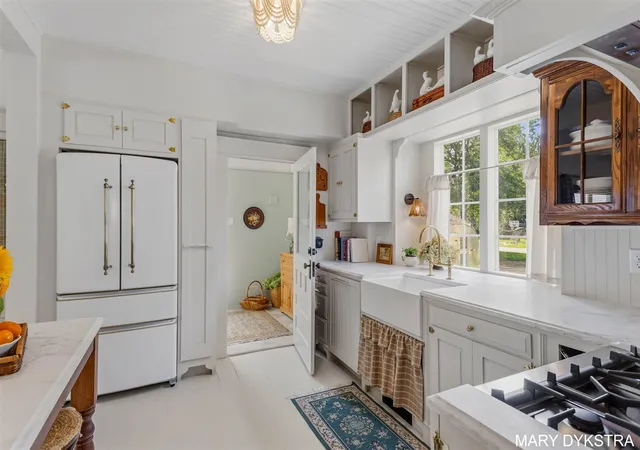 Photo 2 of Single family home for sale at 1718 Summit St, Holland, MI 49423 | MLS# 70553474 | Listing updated on 2026-09-14