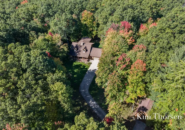 Photo 1 of Single family home for sale at 6263 Oak Valley Dr, Belmont, MI 49306 | MLS# 70562796 | Listing updated on 2026-10-12