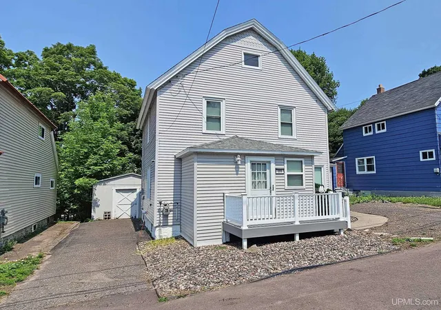 Photo 2 of Single family home for sale at 508 W Baraga Ave, Houghton, MI 49931 | MLS# 50216747 | Listing updated on 2026-10-02
