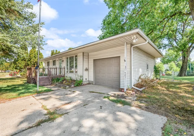Photo 2 of Single family home for sale at 623 Lilac Ave, Big Rapids, MI 49307 | MLS# 70555617 | Listing updated on 2026-09-09