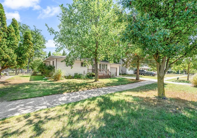 Photo 3 of Single family home for sale at 623 Lilac Ave, Big Rapids, MI 49307 | MLS# 70555617 | Listing updated on 2026-09-09