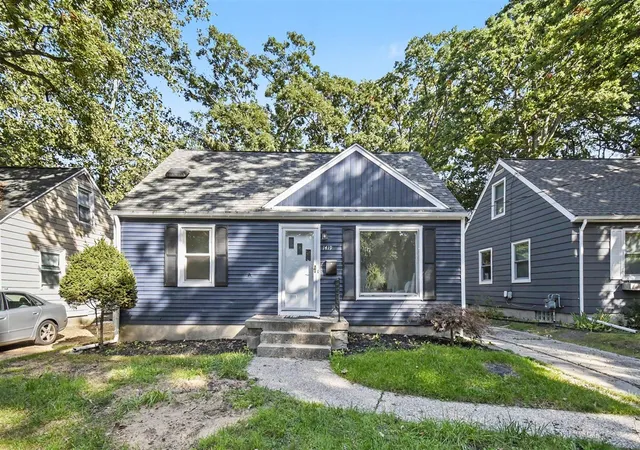 Photo 1 of Single family home for sale at 1419 Linwood St, Grand Rapids, MI 49507 | MLS# 70563393 | Listing updated on 2026-10-27