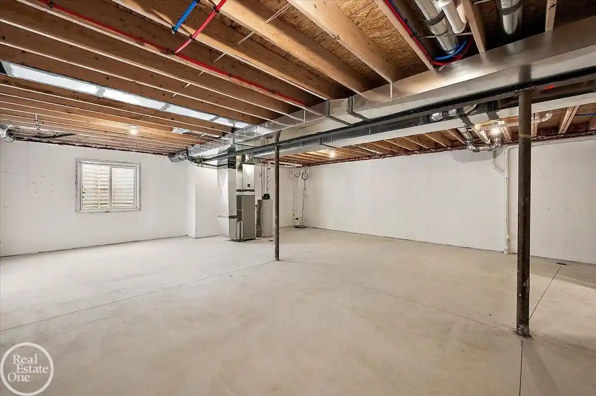 Listing Photo 60 - Condo for sale in 5804 Greenview St located at 5804 Greenview St, Warren, MI 48092 - Unit #Unit #4