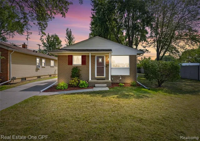 Photo 1 of Sale Pending at 22316 Carolina St, Saint Clair Shores, MI 48080 2409 | MLS# 61024187 | Listing updated on 2026-10-20