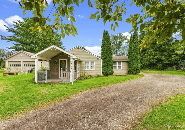 Photo 2 of Single family home for sale at 3198 E Grand Blanc Rd, Grand Blanc, MI 48439 | MLS# 61026425 | Listing updated on 2026-09-16