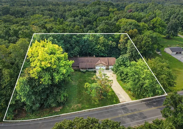 Photo 2 of Sale Pending at 986 Luce St, Grand Rapids, MI 49534 | MLS# 70556717 | Listing updated on 2026-09-12