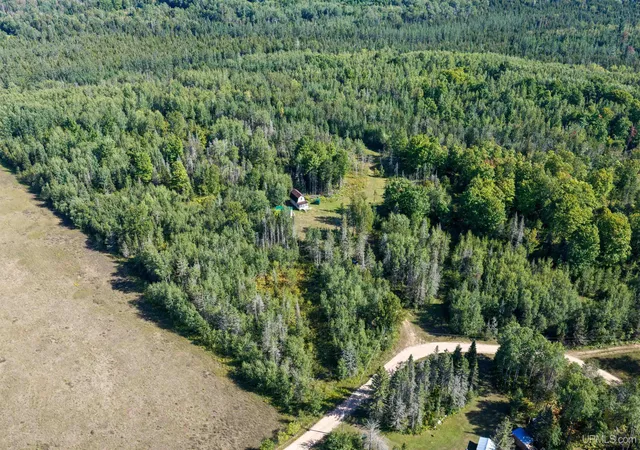 Photo 4 of Sale Pending at 1746 Sz Rd, Arnold, MI 49819 | MLS# 50220815 | Listing updated on 2026-10-16