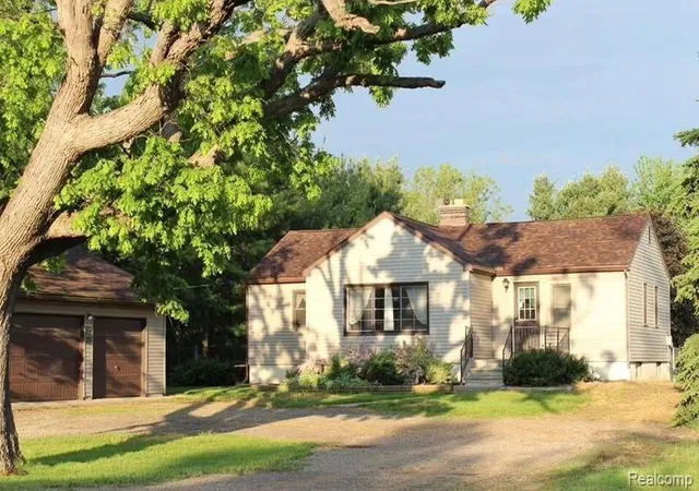Photo 1 of Single family home for sale at 6289 Whitmore Lake Rd, Whitmore Lake, MI 48189 | MLS# 61032543 | Listing updated on 2026-10-03