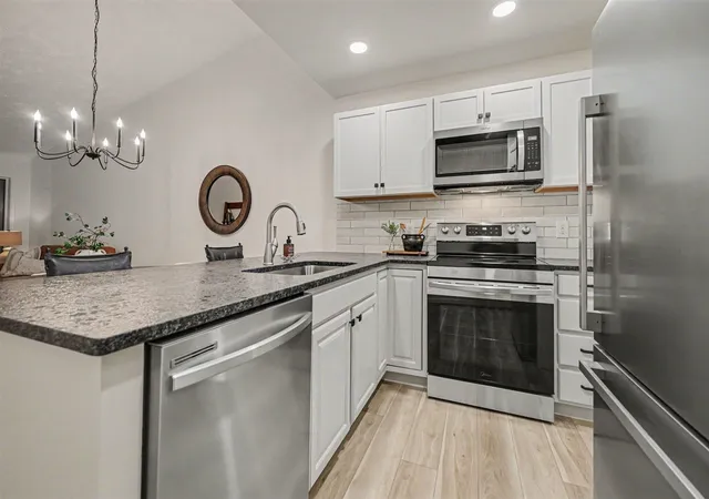 Listing Photo 5 - Condo for sale in building located at 4753 Rockvalley Dr, Grand Rapids, MI 49525