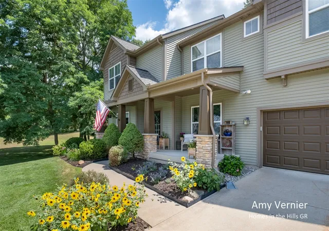 Photo 3 of Single family home for sale at 7860 Sandy Holw Dr, Alto, MI 49302 | MLS# 70560567 | Listing updated on 2026-10-20