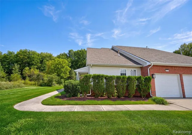 Listing Photo 1 - Condo for sale in building located at 10207 Sunrise Dr, Genesee, MI 48439 - Unit #