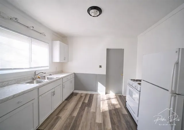 Photo 3 of Multi family home for sale at 1219 Boston St, Grand Rapids, MI 49507 | MLS# 70559712 | Listing updated on 2026-09-19