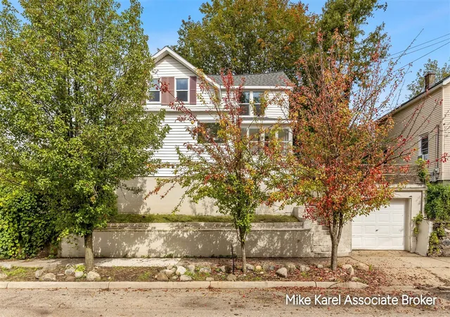 Photo 1 of Single family home for sale at 1101 Baxter St, Grand Rapids, MI 49506 | MLS# 70562679 | Listing updated on 2026-10-09