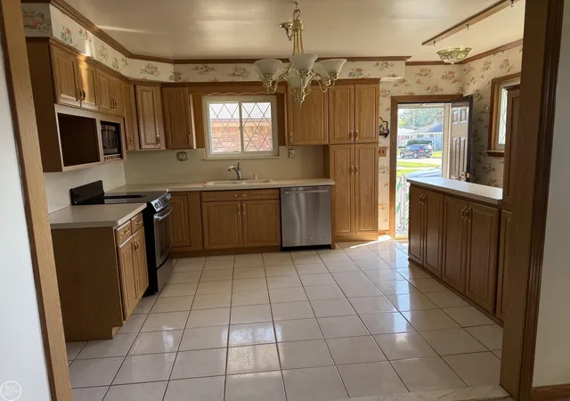 Photo 3 of Single family home for sale at 21009 Danbury St, Clinton Township, MI 48035 | MLS# 50219781 | Listing updated on 2026-10-13