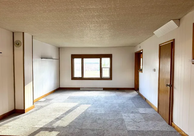 Photo 3 of Single family home for sale at 930 N Westwood Dr, Ishpeming, MI 49849 | MLS# 50224265 | Listing updated on 2026-10-12
