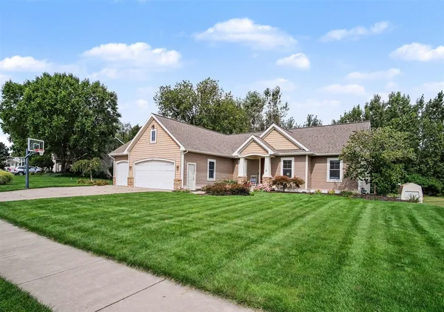 Photo 3 of Single family home for sale at 2001 Pavilion Dr, Byron Center, MI 49315 | MLS# 70558168 | Listing updated on 2026-09-14