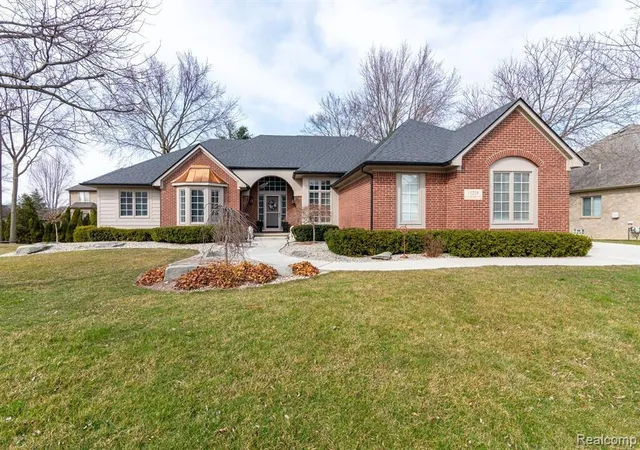 Photo 2 of Single family home for sale at 11215 Wilshire Dr, Shelby Twp, MI 48315 | MLS# 70555065 | Listing updated on 2026-09-02