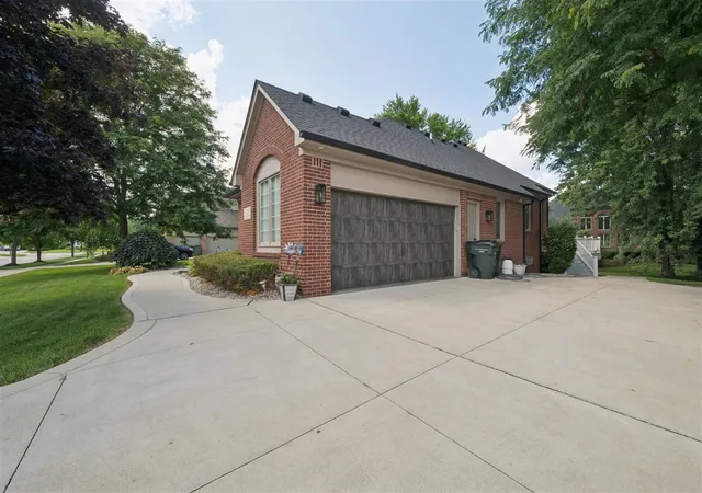 Photo 3 of Single family home for sale at 11215 Wilshire Dr, Shelby Twp, MI 48315 | MLS# 70555065 | Listing updated on 2026-09-02