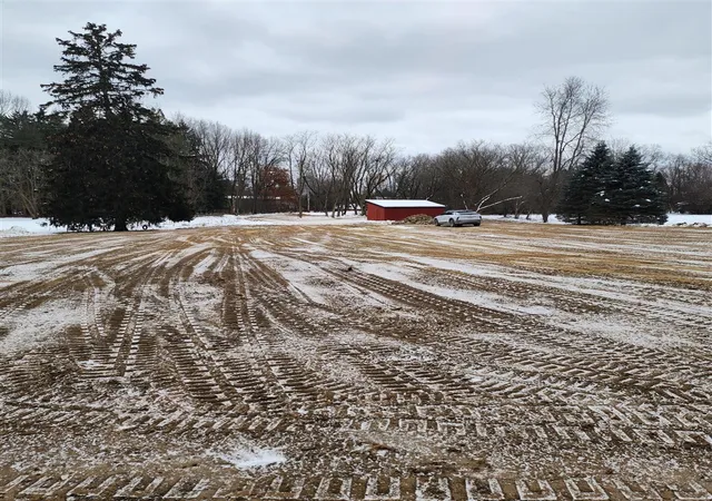 Photo 2 of Land for sale at 25705 Farmbrook Rd, Southfield, MI 48034 | MLS# 70557573 | Listing updated on 2026-09-12