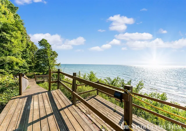 Photo 4 of Single family home for sale at 8567 Chuckanut Dr, Montague, MI 49437 | MLS# 70555500 | Listing updated on 2026-09-04