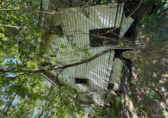Photo 3 of Single family home for sale at 3149 Whittier Ave, Flint, MI 48506 3050 | MLS# 60949408 | Listing updated on 2026-09-10