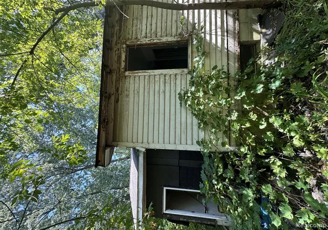 Photo 4 of Single family home for sale at 3149 Whittier Ave, Flint, MI 48506 3050 | MLS# 60949408 | Listing updated on 2026-09-10