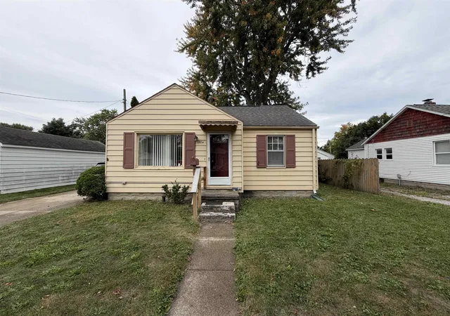 Photo 1 of Single family home for sale at 1704 Pulaski St, Bay City, MI 48708 | MLS# 50223538 | Listing updated on 2026-10-12