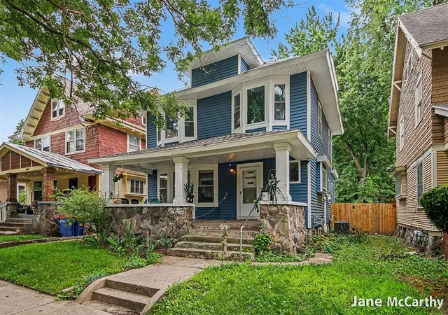 Photo 2 of Single family home for sale at 1240 Bemis St, Grand Rapids, MI 49506 | MLS# 70554596 | Listing updated on 2026-09-11