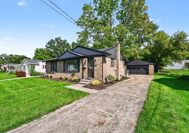 Photo 1 of Single family home for sale at 1664 Benjamin Ave, Grand Rapids, MI 49505 | MLS# 70560630 | Listing updated on 2026-10-16