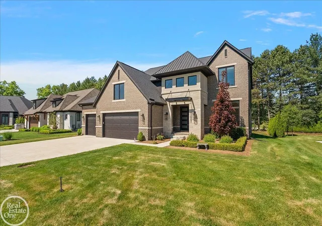 Photo 3 of Single family home for sale at 52801 Royal Park Ave #6, Utica, MI 48315 | MLS# 50221064 | Listing updated on 2026-09-08