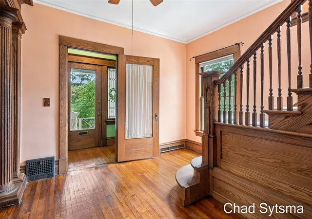 Photo 4 of Single family home for sale at 219 Carroll Ave, Grand Rapids, MI 49506 | MLS# 70557836 | Listing updated on 2026-09-12