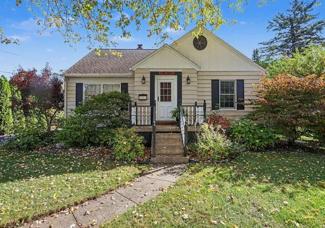 Photo 1 of Single family home for sale at 308 Yale St, Bay City, MI 48708 | MLS# 50224447 | Listing updated on 2026-10-09
