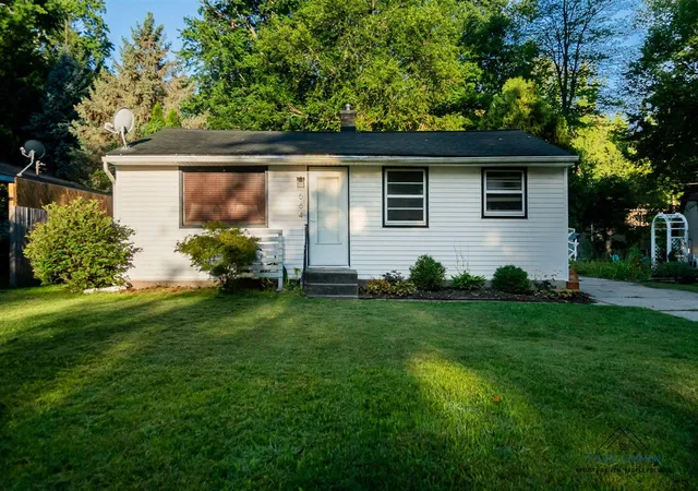 Photo 2 of Single family home for sale at 664 Midway Ave, Holland, MI 49423 | MLS# 70554661 | Listing updated on 2026-09-09