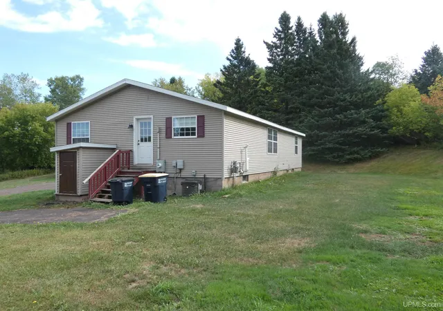 Photo 3 of Single family home for sale at 609 State St, Bessemer, MI 49911 | MLS# 50221198 | Listing updated on 2026-09-09