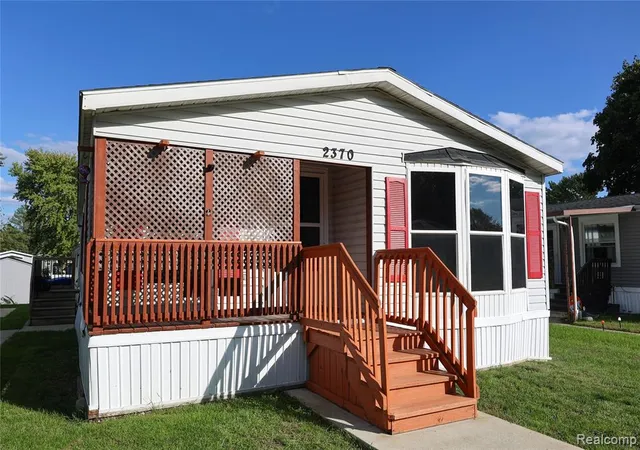 Photo 2 of Manufactured home for sale at 2370 N Dundee Ct, Highland, MI 48357 | MLS# 61034765 | Listing updated on 2026-10-16