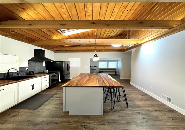 Photo 4 of Single family home for sale at 1122 68th Street, Grand Rapids, MI 49508 | MLS# 70563912 | Listing updated on 2026-10-27