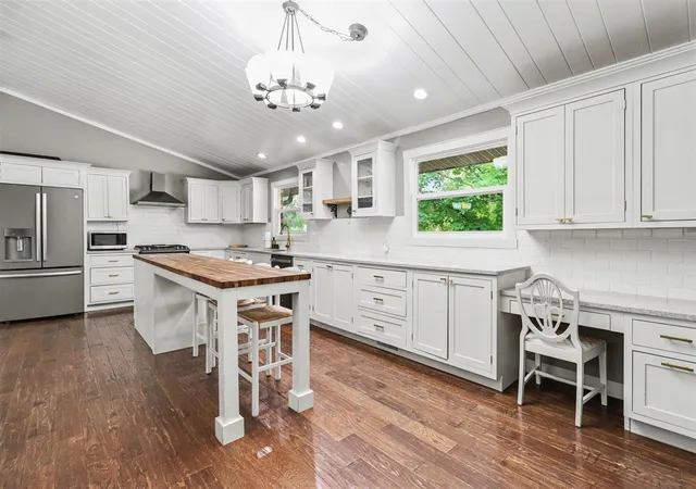 Photo 3 of Single family home for sale at 14160 Oak Holw Dr, Big Rapids, MI 49307 | MLS# 70554367 | Listing updated on 2026-09-07